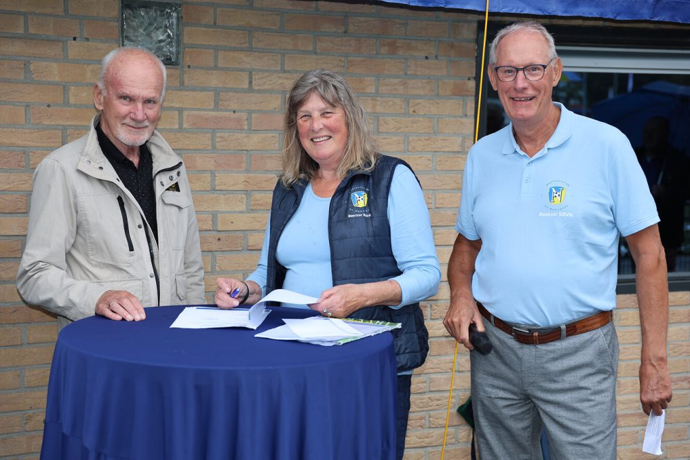 Contract tekenen Hoofdsponsorgroep 1 (1)